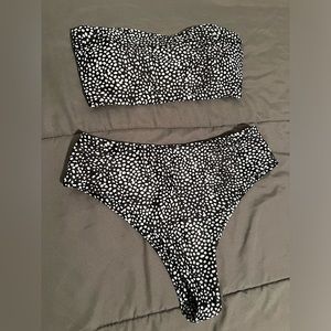 SHEIN Black and white pattern bikini size small used good condition